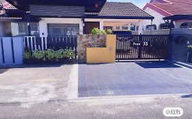 Pelita Commercial Centre Homestay 百丽达商圈民宿 9Pax